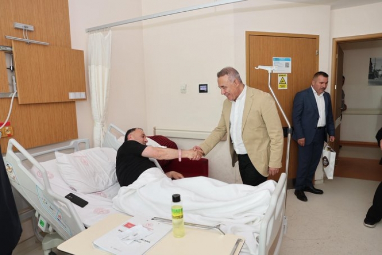 Sultangazi Belediye Başkanı Abdurrahman Dursun'dan Haseki Hastanesi'ne Geçmiş Olsun Ziyareti