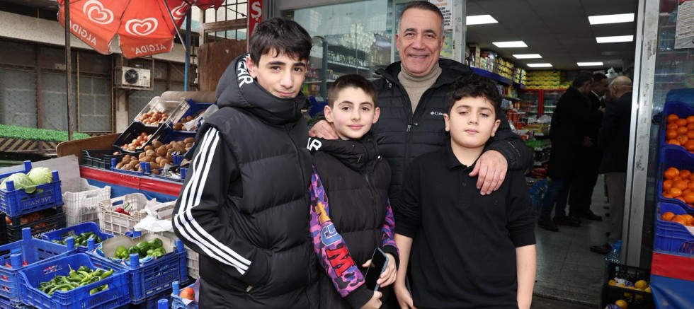 Sultangazi Belediye Başkanı Dursun, Sultançiftliği’nde Esnafla Buluştu