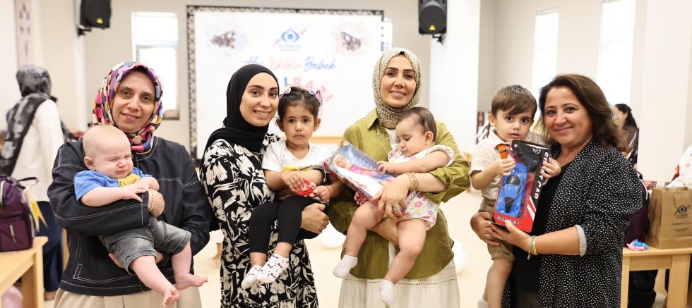Sultangazi Belediyesi’nden “Hoş Geldin Bebek” Buluşması: Yeni Doğan Bebeklere Hediye Paketi