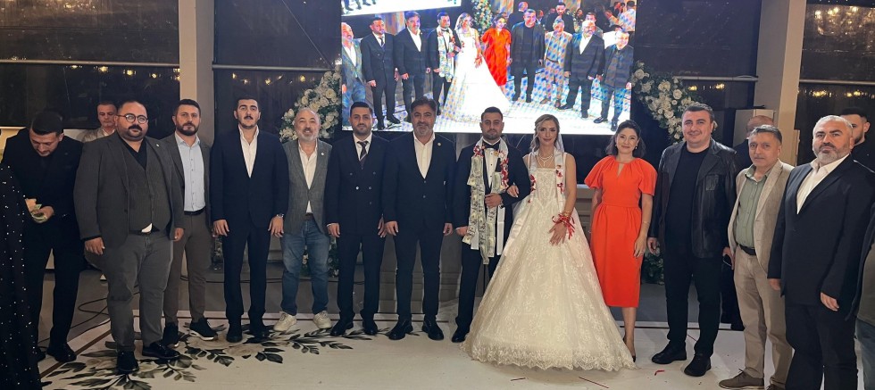 Sultangazi’de Ekmekci Ailesinin Mutlu Günü: Gözde ve Yiğit Dünya Evine Girdi