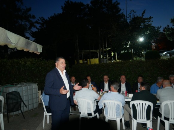 Sultangazi’de Emniyet Müdürlerine Anlamlı Vefa Yemeği