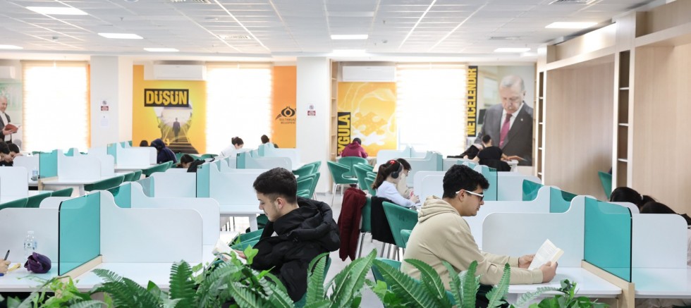 Sultangazi’de Gençliğe Yatırım Devam Ediyor: Sezai Karakoç Merkezi Geleceğe Umut Oluyor