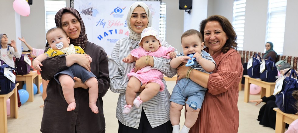 Sultangazi'de Hoş Geldin Bebek Programı Devam Ediyor: Tuğba Dursun Ailelerle Buluştu