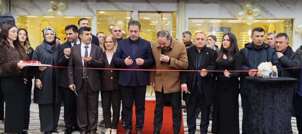 Sultangazi’de SOM GOLD Kuyumculuk Hizmete Açıldı