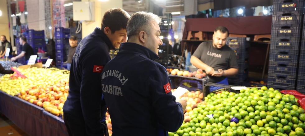 Sultangazi’de Zabıta Ekipleri Pazar Yerlerinde Görev Başında