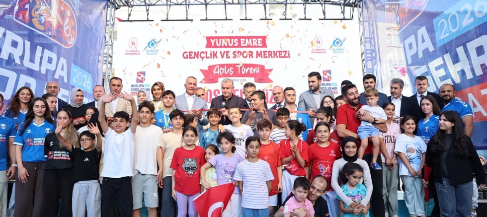Sultangazi Yunus Emre Gençlik ve Spor Merkezi Açıldı: Bakan Osman Aşkın Bak Açılışa Katıldı