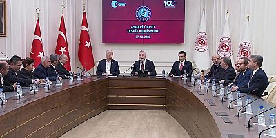 2024 YILI ASGARİ ÜCRETİ 17 BİN 2 TL OLARAK AÇIKLANDI… TÜRK İŞ BAŞKANI ATALAY: “TALEBİMİZ 18 BİN LİRAYDI, YILDA İKİ KERE MÜZAKERENİN YAPILMASIYDI. HERKES İKİ DAKİKA DÜŞÜNSÜN, BU ÜCRETLE GEÇİNİLEBİLİR Mİ?”