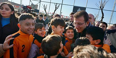 33 YIL ÖNCE ANTRENMAN YAPTIĞI SAHANIN YENİLENMİŞ HALİNİ GENÇ SPORCULARA KAZANDIRDI