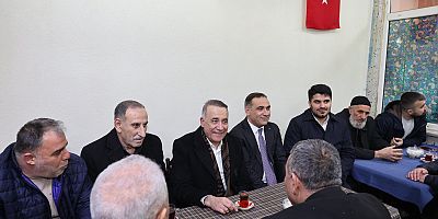  Abdurrahman Dursun, 50. Yıl Mahallesi’nde Teravih Sonrası Vatandaşlarla Buluştu