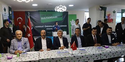Ahmet Davutoğlu Sultangazi’de Kanaat Önderleriyle Buluştu