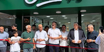 Ahmet Salmış, Gaziosmanpaşa’da OTAT Çiğ Köfte İşletmesinin Açılışını Gerçekleştirdi