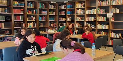 Ahmet Ziylan Ortaokulu Öğrencileri, Ömer Seyfettin Kütüphanesini Ziyaret Etti