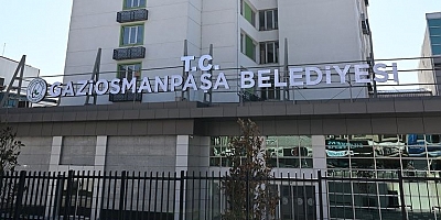 AK Parti'den CHP'ye geçen  Gaziosmanpaşa Belediyesi'ne T.C. tabelası