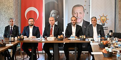 AK Parti Gaziosmanpaşa İlçe Başkanı İsmail Ergüneş Mahalle Muhtarlarıyla Bir Araya Geldi