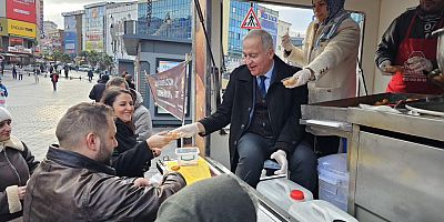 AK Parti Gaziosmanpaşa İlçe Başkanı İsmail Ergüneş’ten Miraç Kandili’nde Lokma İkramı