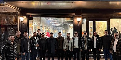 AK Parti Sultangazi Gençlik Kolları Başkanı Yıldız, Salon Halis Erkek Kuaförü’nde İftar ve Çay Sohbeti Gerçekleştirdi