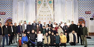 AK Parti Sultangazi İlçe Başkanı İmdat Kamacı İlk Teravih Namazını Sultançiftliği Merkez Camii’nde Kıldı