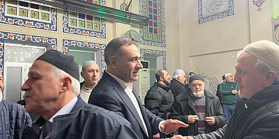 AK Parti Sultangazi İlçe Başkanı İmdat Kamacı Teravih Namazını İsmetpaşa Mahallesi’nde Kıldı