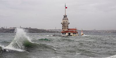 AKOM UYARDI: İSTANBUL'DA GÖK GÜRÜLTÜLÜ SAĞANAK VE DOLU RİSKİ