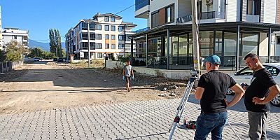 ALTINKUM’DA CADDE VE SOKAKLAR YENİLENİYOR