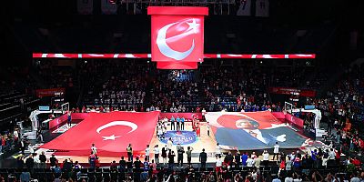 ANADOLU EFES, CUMHURİYETİMİZİN 100. YILINI TARAFTARLARIYLA KUTLADI