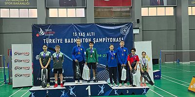 ARAS İKRA YALÇIN’DAN BADMİNTON’DA ÇİFTE ŞAMPİYONLUK