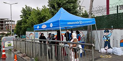 Arnavutköy Belediyesi LGS Maratonunda Öğrencilerin ve Ailelerin Yanında Oldu