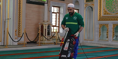 Arnavutköy’de Camiler Bayrama Gül Kokularıyla Hazırlanıyor