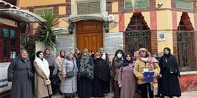 Arnavutköy’de Üç Aylar Cami ve Türbe Ziyaretleriyle Yaşatılıyor