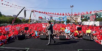 BAĞCILAR’DA COŞKULU KALABALIĞA KONUŞTU