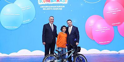 Bakan Gürlek’ten Sultangazi Etkinlik Çadırı Ziyareti