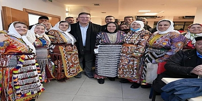 BAŞKAN AKSU, KOMŞULARIYLA HIZIR LOKMASINI PAYLAŞTI 