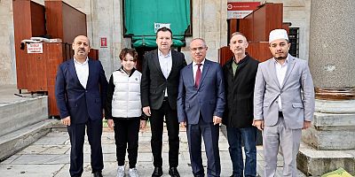 Başkan Balcıoğlu, Bayram Namazını Piri Mehmet Paşa Camii'nde Kıldı