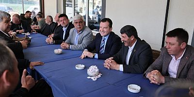 Başkan Balcıoğlu, Danamandıra Köy Kahvesi’nde Vatandaşlarla Bir Araya Geldi