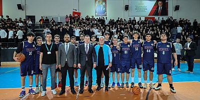 Başkan Balcıoğlu, Gençlerin Basketbol Turnuvası heyecanına ortak oldu