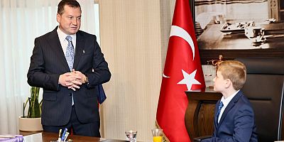Başkan Balcıoğlu, görevini temsilen çocuklara devretti