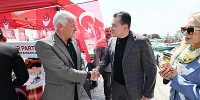 Başkan Balcıoğlu, Zafer Partisi standını ziyaret etti