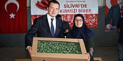 Başkan Bora Balcıoğlu, Kırmızı Biber Fidesi Dağıtım Programına Katıldı