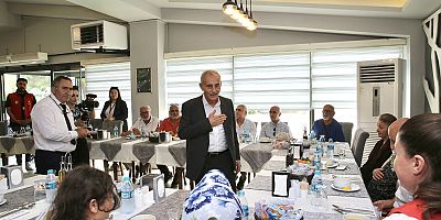 BAŞKAN ÇEBİ’DEN VATANDAŞLARA ÇAY DAVETİ: ÇAYIN FİYATI SABİT, KAPILARIMIZ HEP AÇIK!