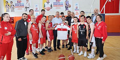 Başkan Dursun Down Sendromlu Basketbol Milli Takımımızla Bir Arada