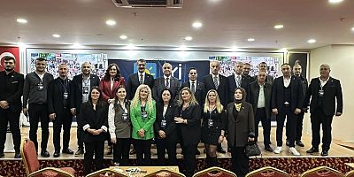 İYİ Parti Gaziosmanpaşa  İlçe Kongresi'nde Başkan Harun Çapur Güven Tazeledi.