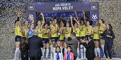 Başkan Kemal Çebi, Fenerbahçe Kadın Voleybol Takımı'nı tebrik etti