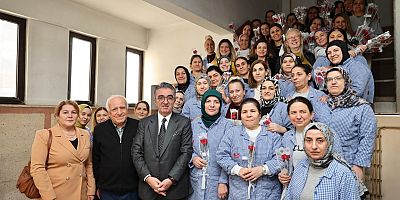 Başkan Mutlu’dan 8 Mart’ta 129 kadına 129 karanfil