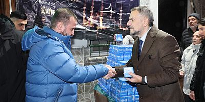 Başkan Vekili Akın’dan kandil simidi ikramı