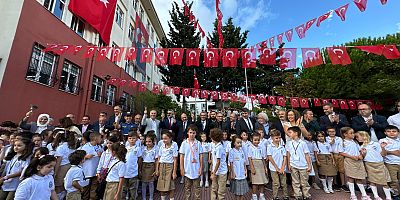 Başkan Yüksel, Yeni Eğitim Öğretim Yılının Açılışında Öğrencileri Yalnız Bırakmadı