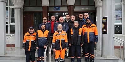 Bayrampaşa Belediyesi, Ramazan ayına sayılı günler kala ilçedeki cami ve mescitleri baştan sona temizliyor. 
