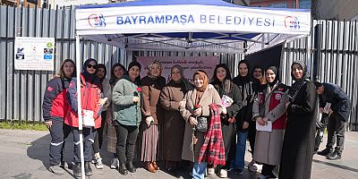 Bayrampaşa’da 8 Mart’ta kadınlara karanfil dağıtıldı
