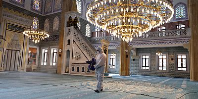 Bayrampaşa’da camiler dezenfekte ediliyor