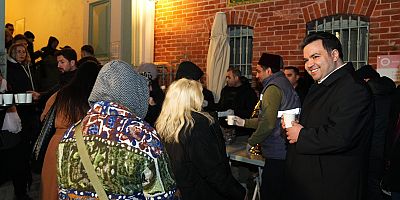 Beşiktaş Belediyesi Kadir Gecesi’nde Komşularıyla İftar Sofrasında Buluştu