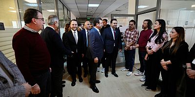 Beşiktaş Belediyesi’ni ziyaret eden İmamoğlu: Bu ülke değiştiği gün, bunların yaptığı zalimliği onlara asla yapmayacağız